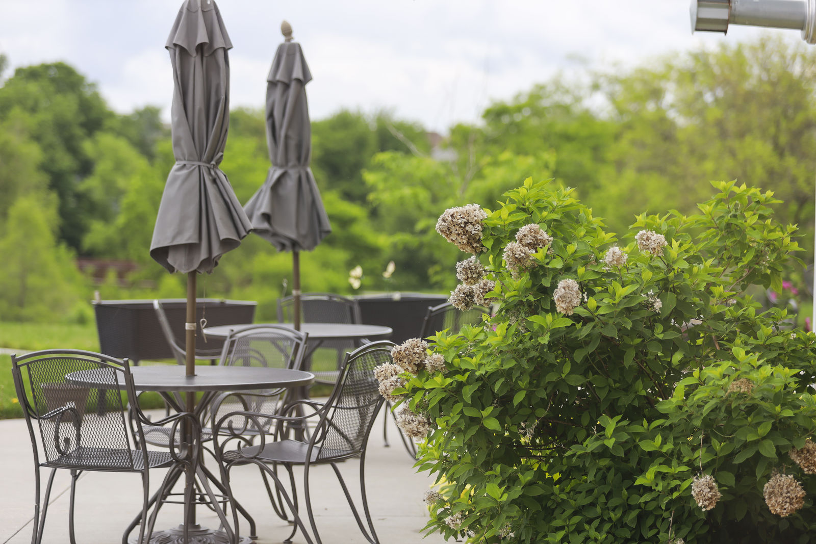 Comfortable outdoor seating at Rock Creek Senior Living in Ankeny, IA